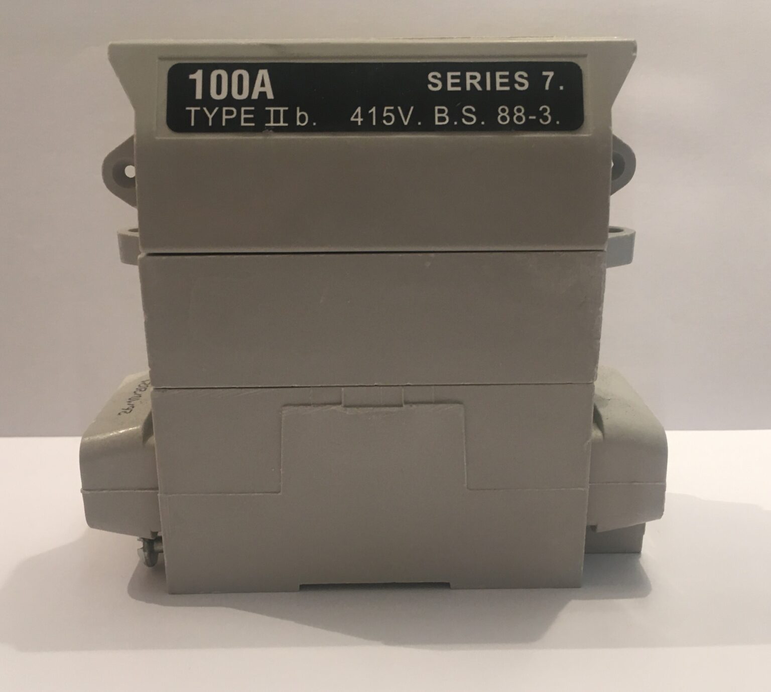 WT HENLEY 54132-04 SERIES 7 SINGLE POLE CUT OUT